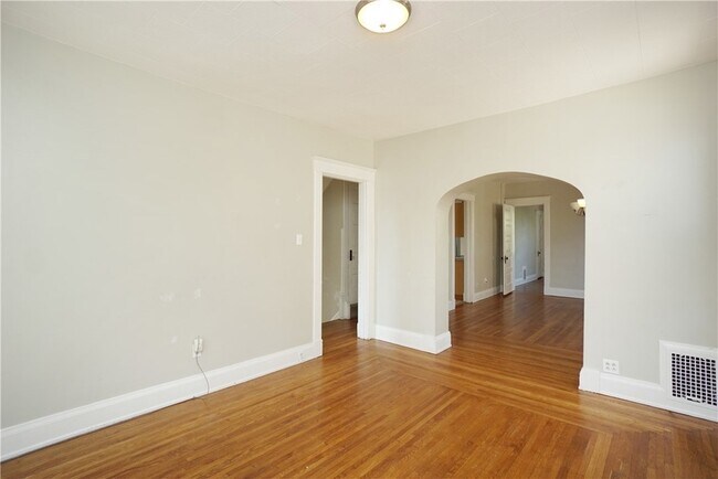 Foto del edificio - 2434 Kenilworth Ave