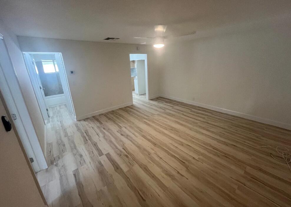 Foto del edificio - 240 NE 12th St