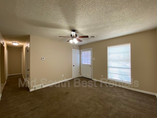 Building Photo - 741 Northaven Dr