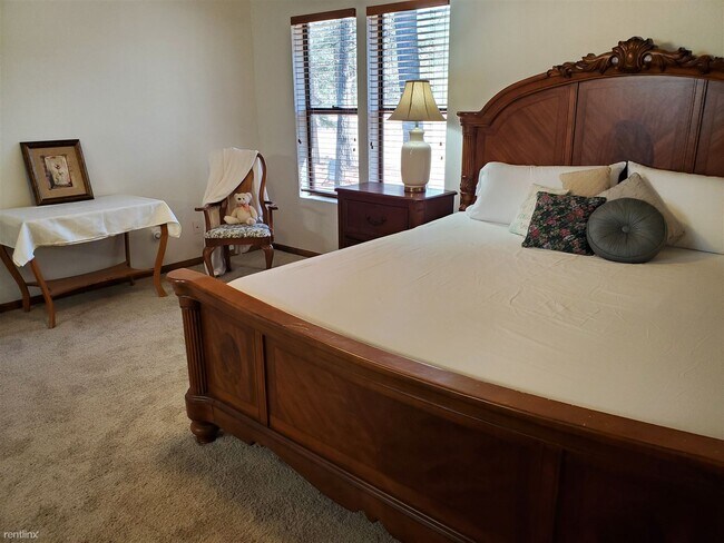 Building Photo - 3 br, 3 bath Townhome - 2881 South 29th St...