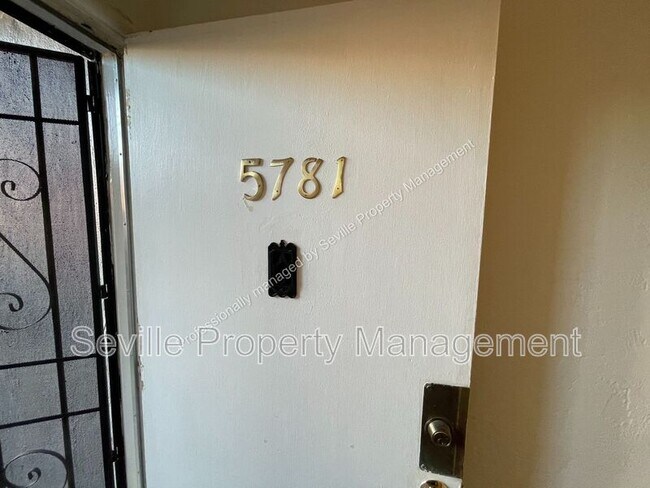 Foto del edificio - 5781 Walnut St