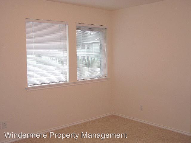 Building Photo - 334 E Bellis Fair Pky