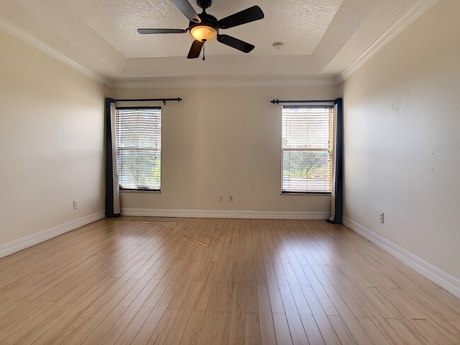 Building Photo - 12950 Entrada Dr