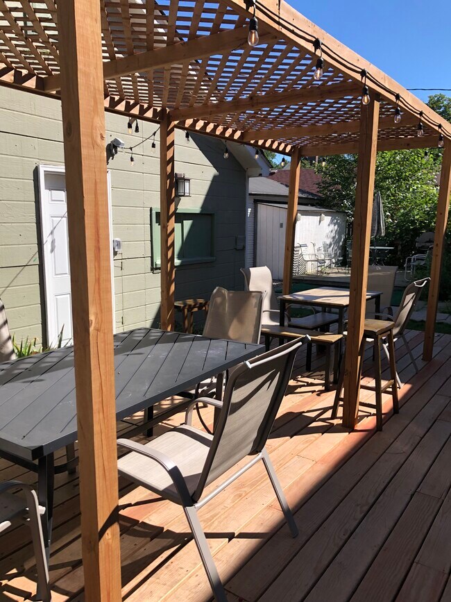 Patio furniture Bike rack outdoor lighting - 1117 Foster St