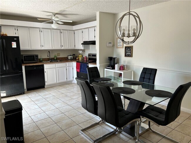 Foto del edificio - 5201 Cedarbend Dr