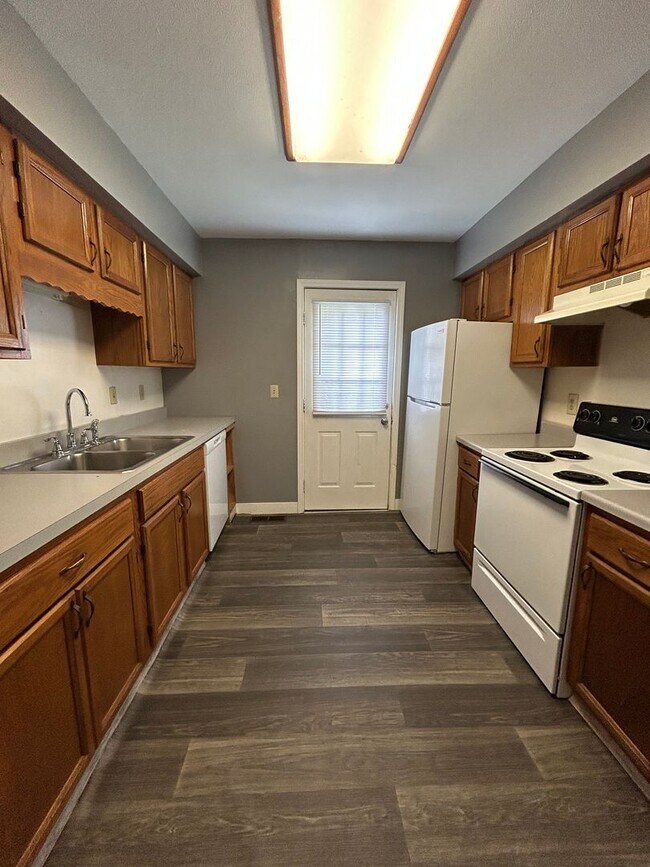 Foto del edificio - Nice 1 bed/1 bath house with fenced in bac...