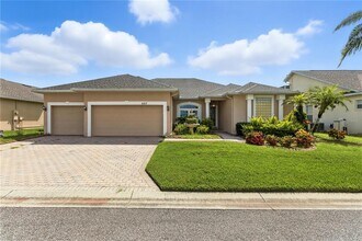 Building Photo - 457 Golf Vista Cir