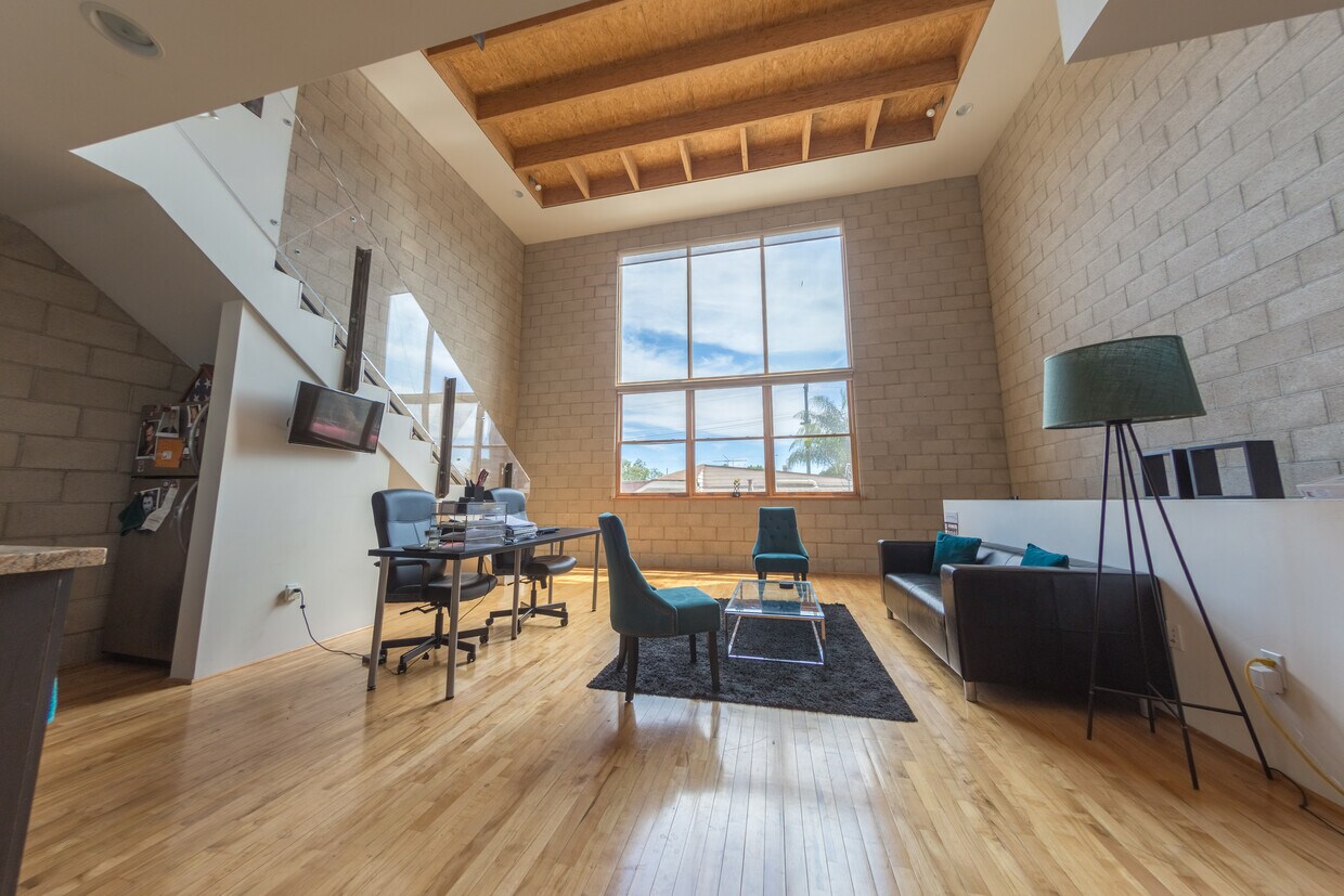 Foto principal - 717 N Cahuenga Blvd