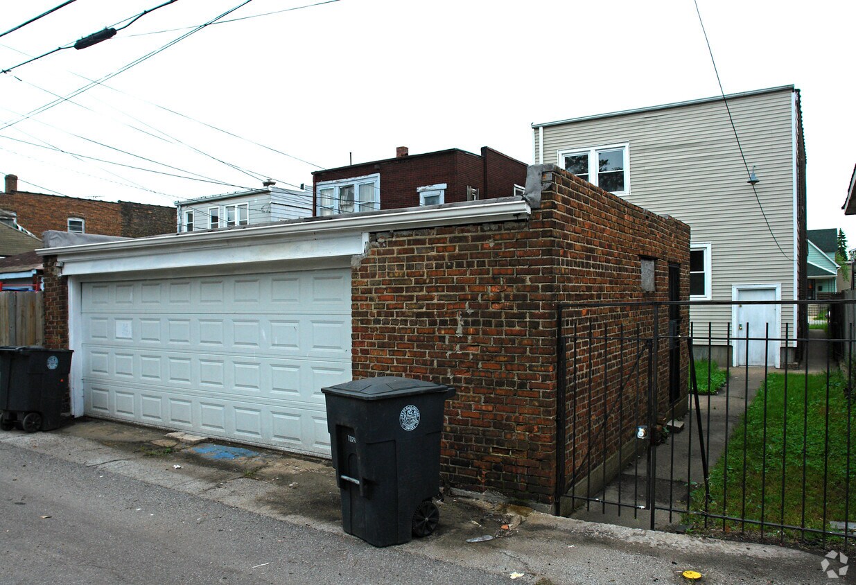 Building Photo - 3807 S Ivy St