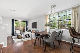 Building Photo - 7122 Wood Hollow Dr