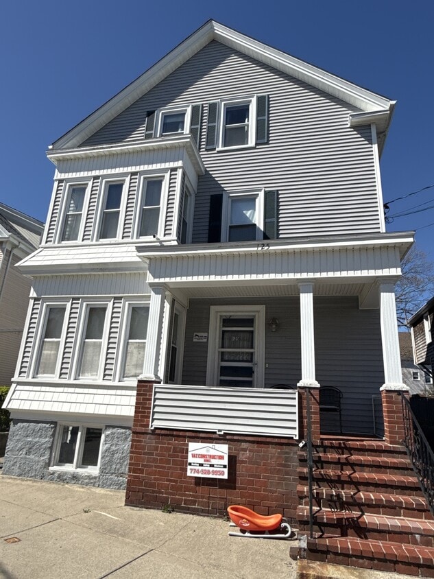 Building Photo - 125 Rockland St