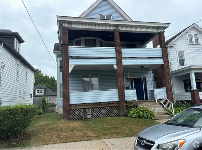 Building Photo - 228 N 1st St
