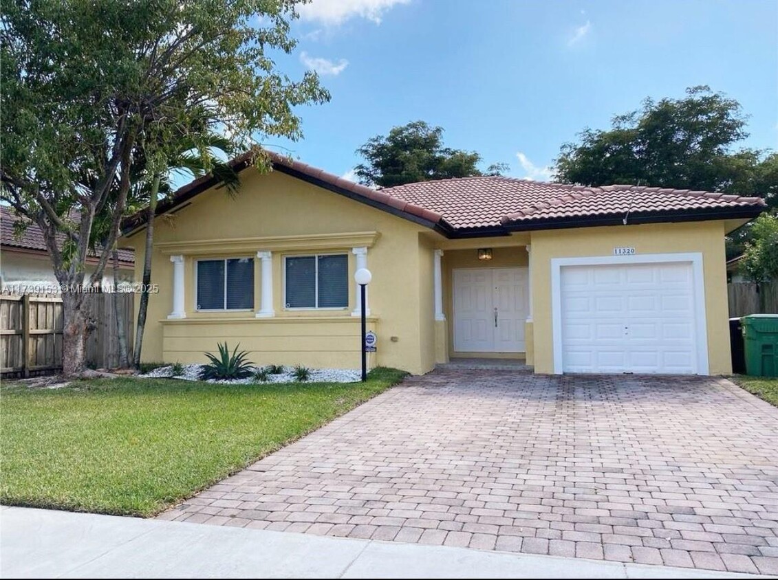 Foto principal - 11320 SW 231st Ln