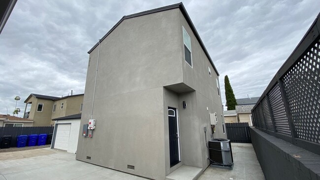 Building Photo - NEW (2023)!! 4BD/2BA on 62nd!!
