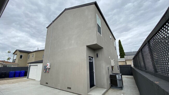 Foto del edificio - NEW (2023)!! 4BD/2BA on 62nd!!
