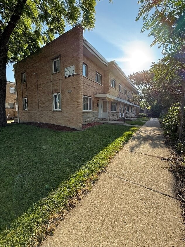 Building Photo - 1427 Hervey Ave