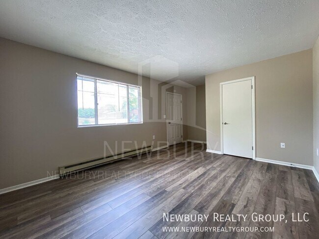 Building Photo - Charming 1-Bedroom Apartment in a Serene C...