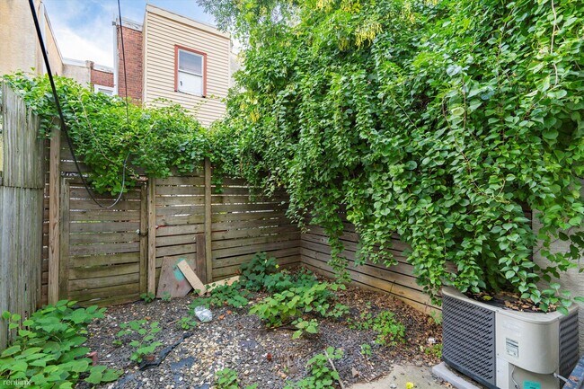 Building Photo - 3 br, 2 bath Duplex - 1538 FONTAIN ST Unit A