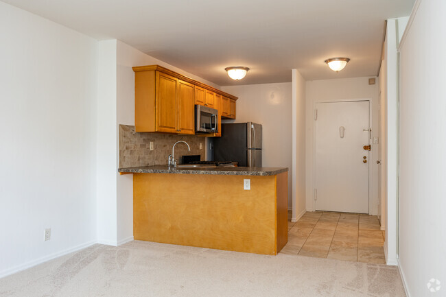 2.5 Room Studio - Kitchen Entrance - Westover House