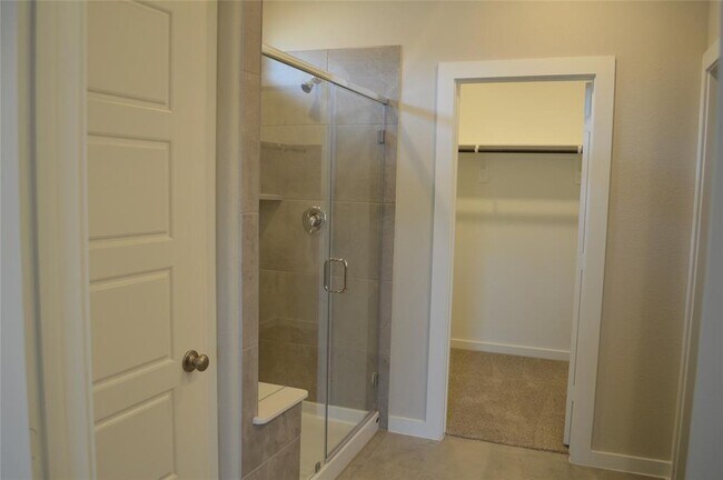 Foto del edificio - 6744 Chinapkin Oak Ln