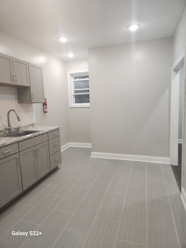 Foto del edificio - 421 N 60th St