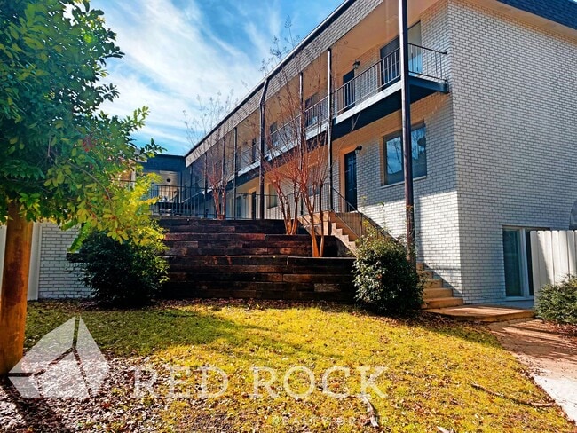 Building Photo - Embassy Court