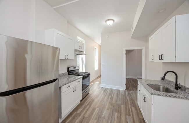 Foto del edificio - 2442 S Kedzie Ave