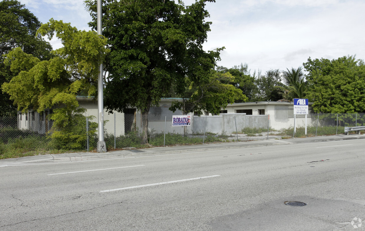 Building Photo - 10600 NW 27th Ave