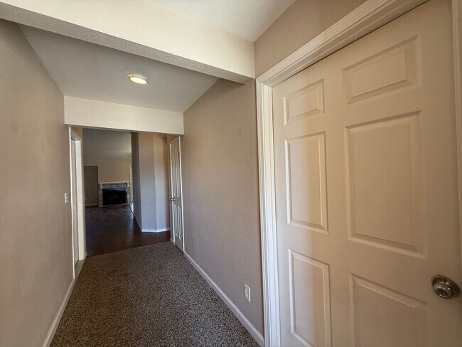 Building Photo - Must See! 4 bedroom, 2 bathroom located in...