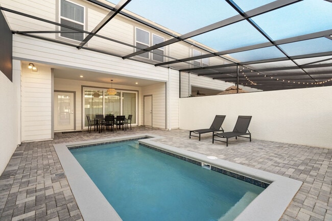 Building Photo - 1260 Blue Paradise Wy