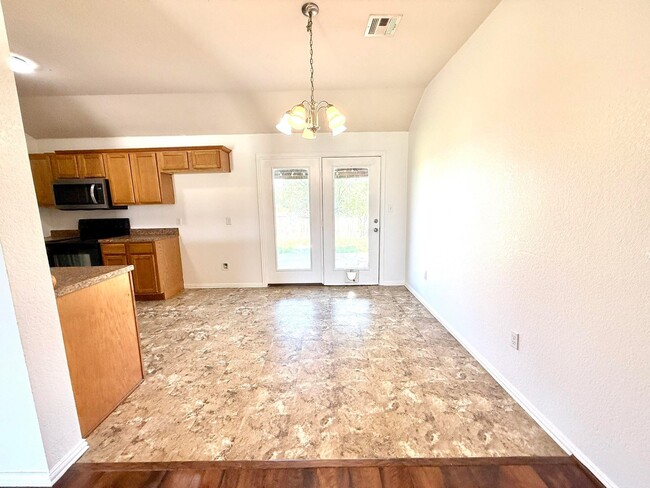 Foto del edificio - 4601 Rock Creek Rd