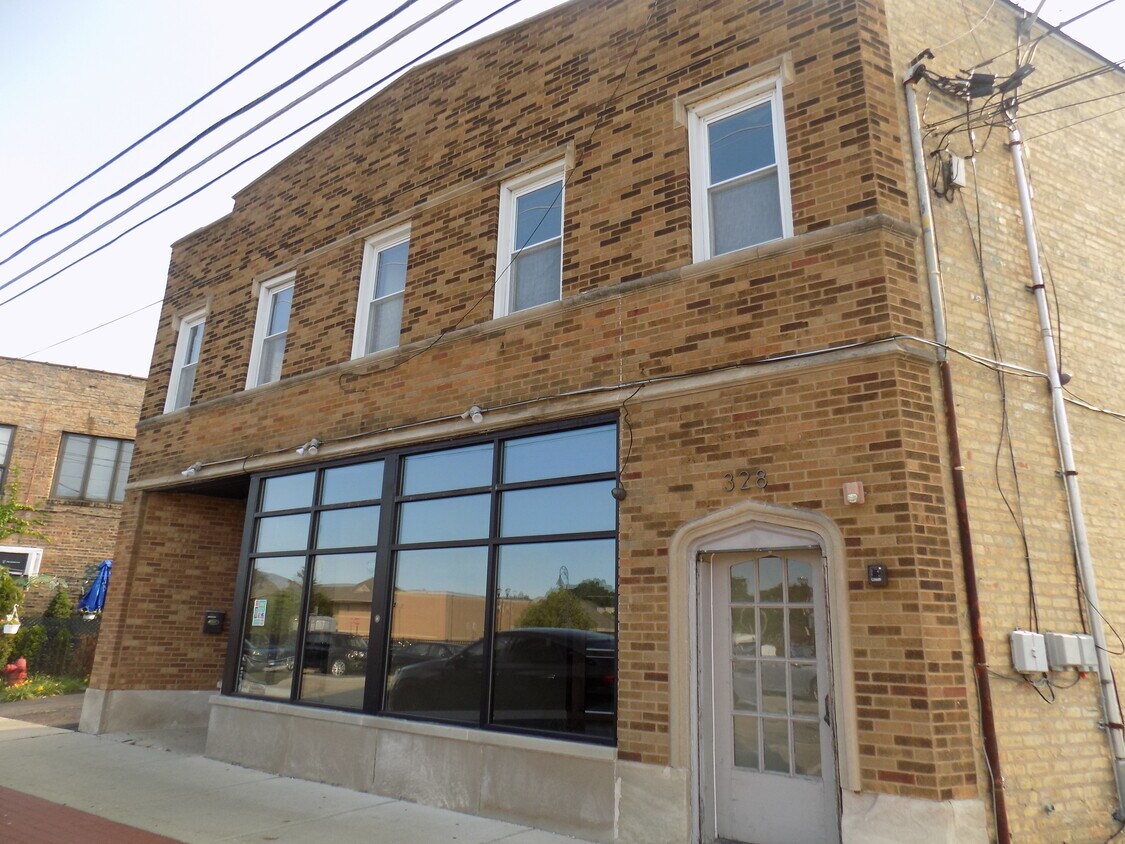 328 Green Bay Rd Unit 3, Highwood, IL 60040 Apartments in Highwood