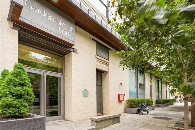 Foto del edificio - 1425 Garden St