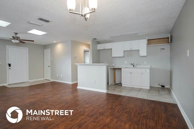 Building Photo - 2015 Jones Ave