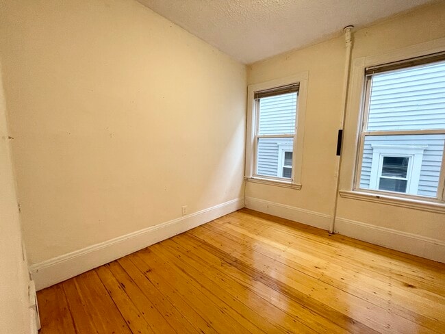 Building Photo - 17 Sachem St