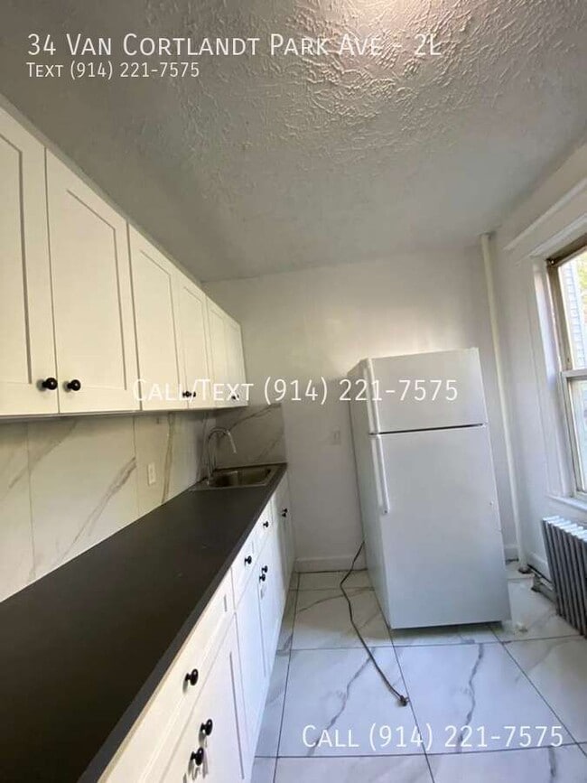 Building Photo - 34 Van Cortlandt Park Ave