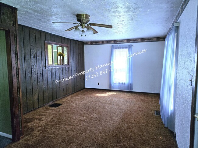 Foto del edificio - 285 W Jamestown Rd