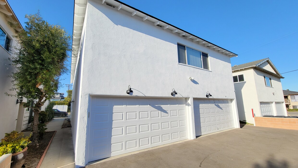 Building Photo - 1250 Manhattan Beach Blvd