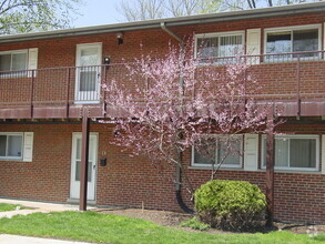 Building Photo - 1810 W Hatherleigh Ct