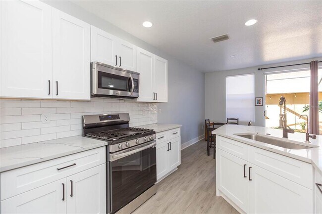 Building Photo - 10020 Tate Ln