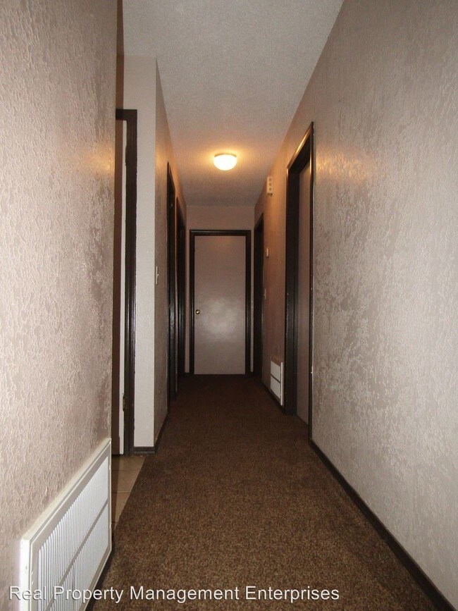 Building Photo - 3 br, 1.5 bath House - 7529 S Embassy Terrace