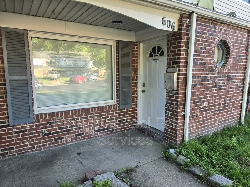 Foto principal - 606 Redkirk Ln