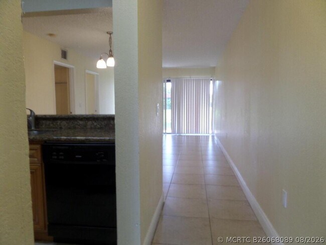 Foto del edificio - 1524 Lake Crystal Dr