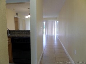 Building Photo - 1524 Lake Crystal Dr