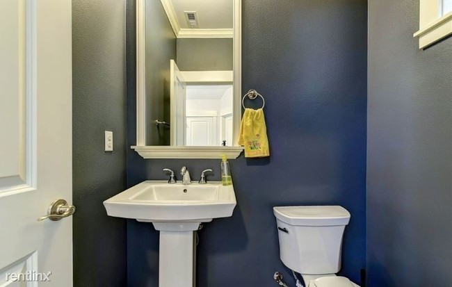 Foto del edificio - 3 br, 3 bath House - 18326 44th Dr SE