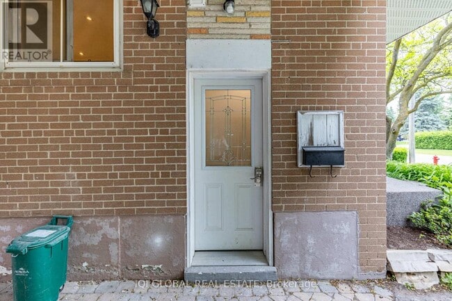 Building Photo - 10 Holman Crescent