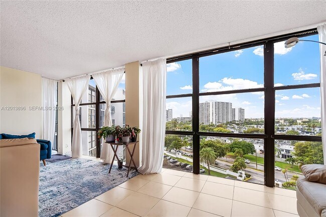 Foto del edificio - 800 Parkview Dr
