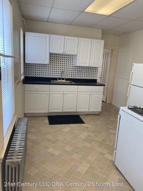 Foto del edificio - 2 Meader Rd