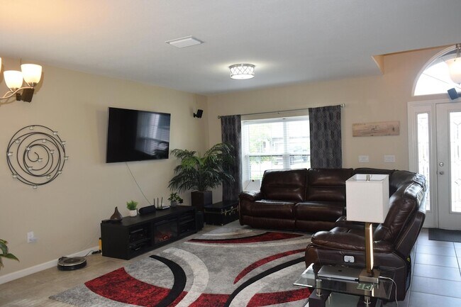 Building Photo - 4060 Dragonfly Dr