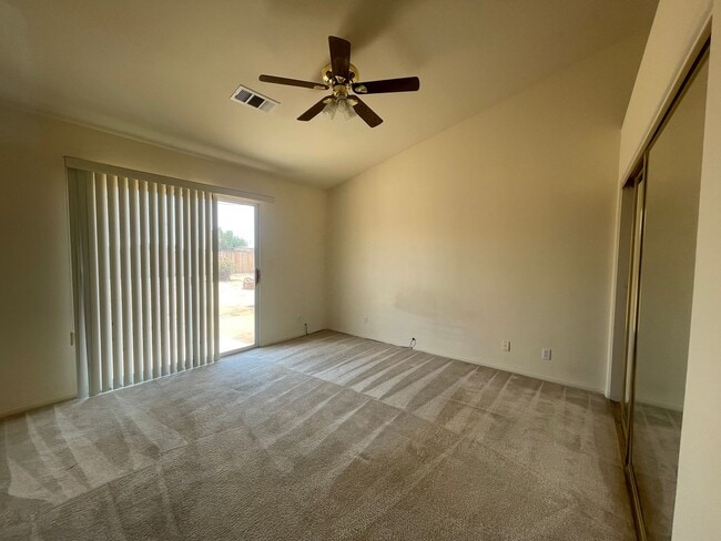 Building Photo - Modern Living in California City